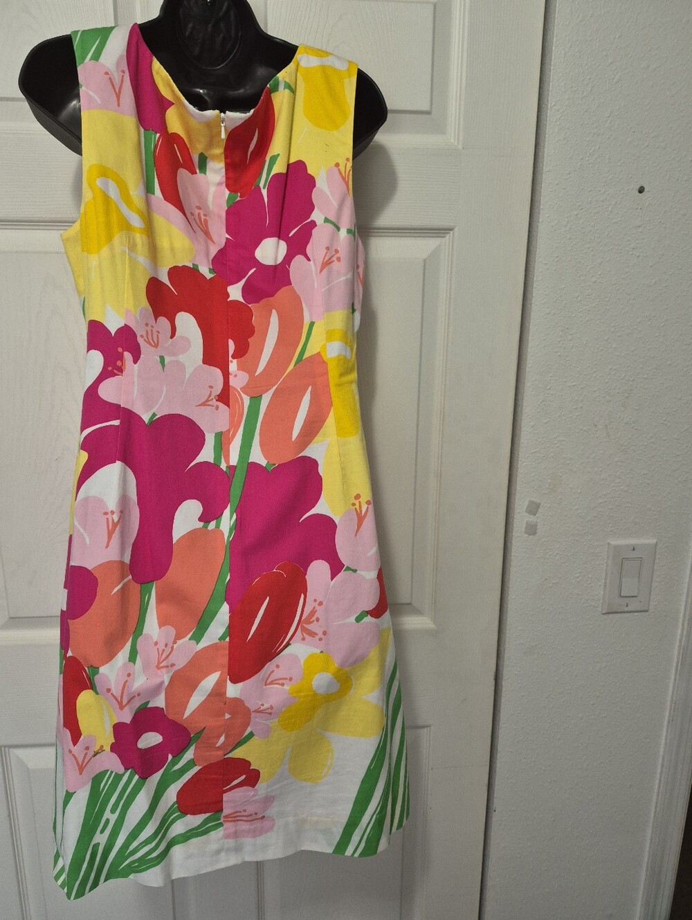 Lilly Pulitzer Floral Dress Sz 12. MEASUREMENTS .L 37", PIT TO PIT 37, W, 38. - Picture 6 of 9